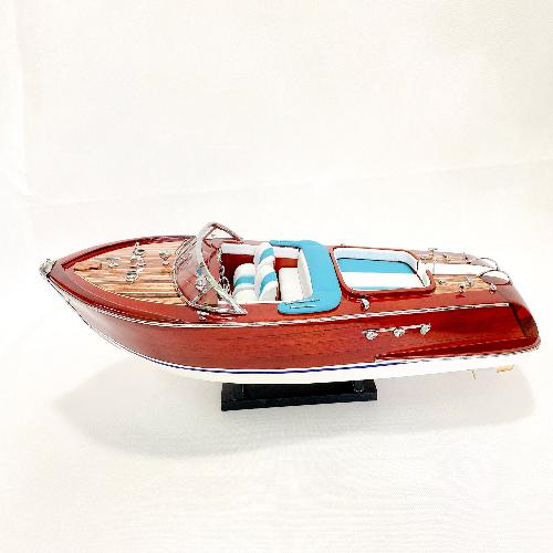 speed boat