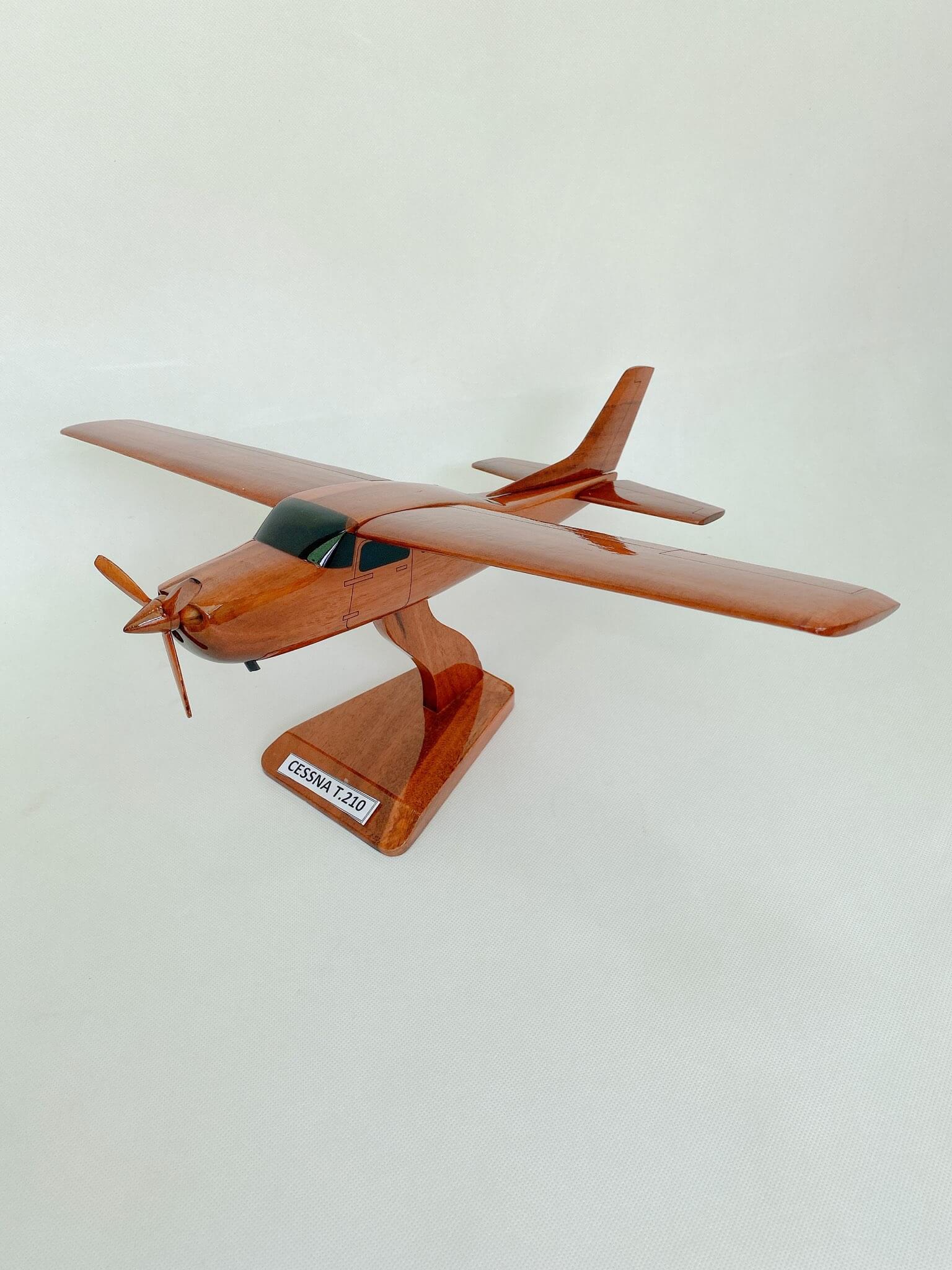 CESSNA T.210